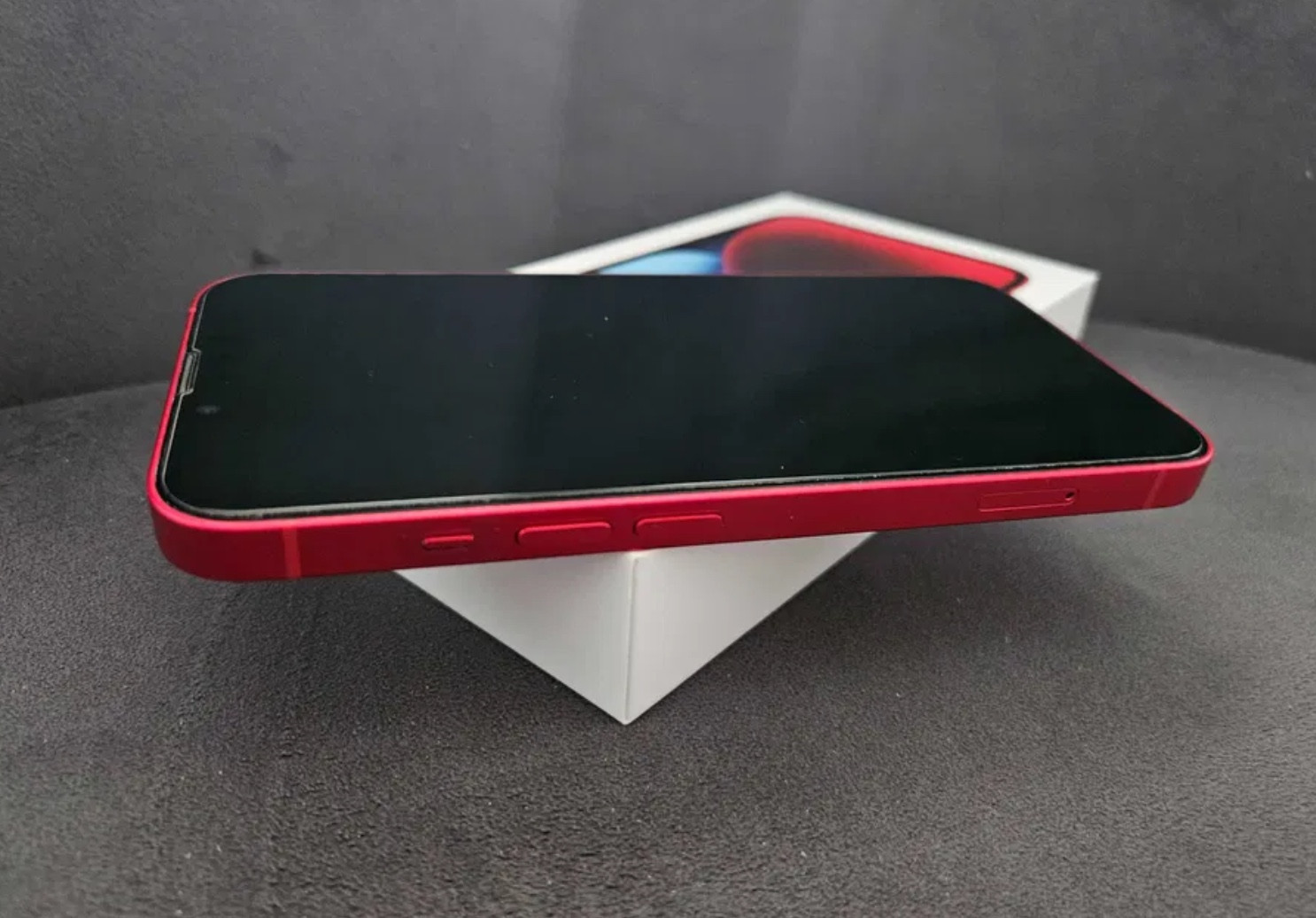 Apple iPhone 14 / 128 GB / Czerwony - obrazek 4