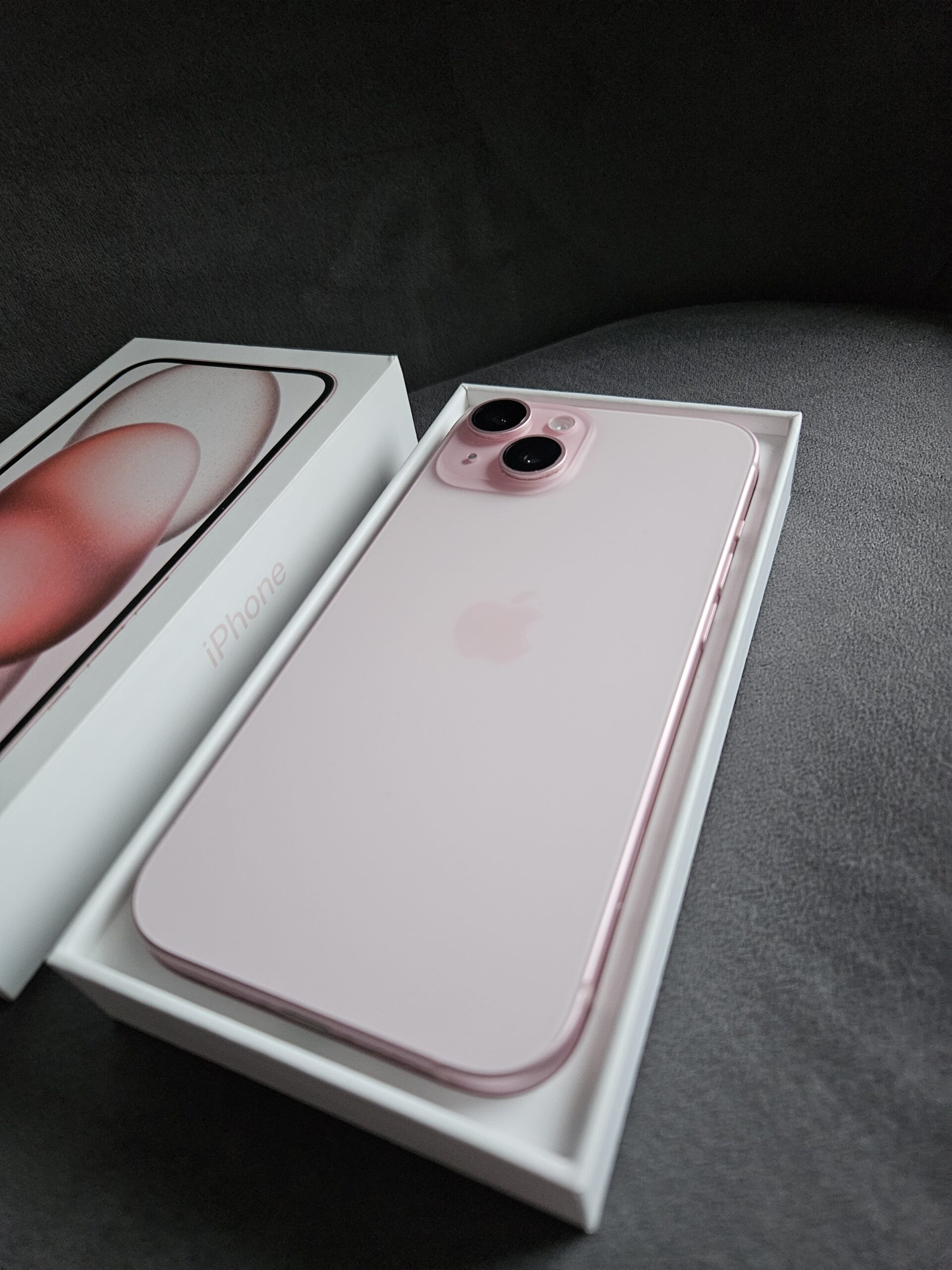 iPhone 15 Różowy 128 GB / JAK NOWY / Gwarancja - obrazek 6