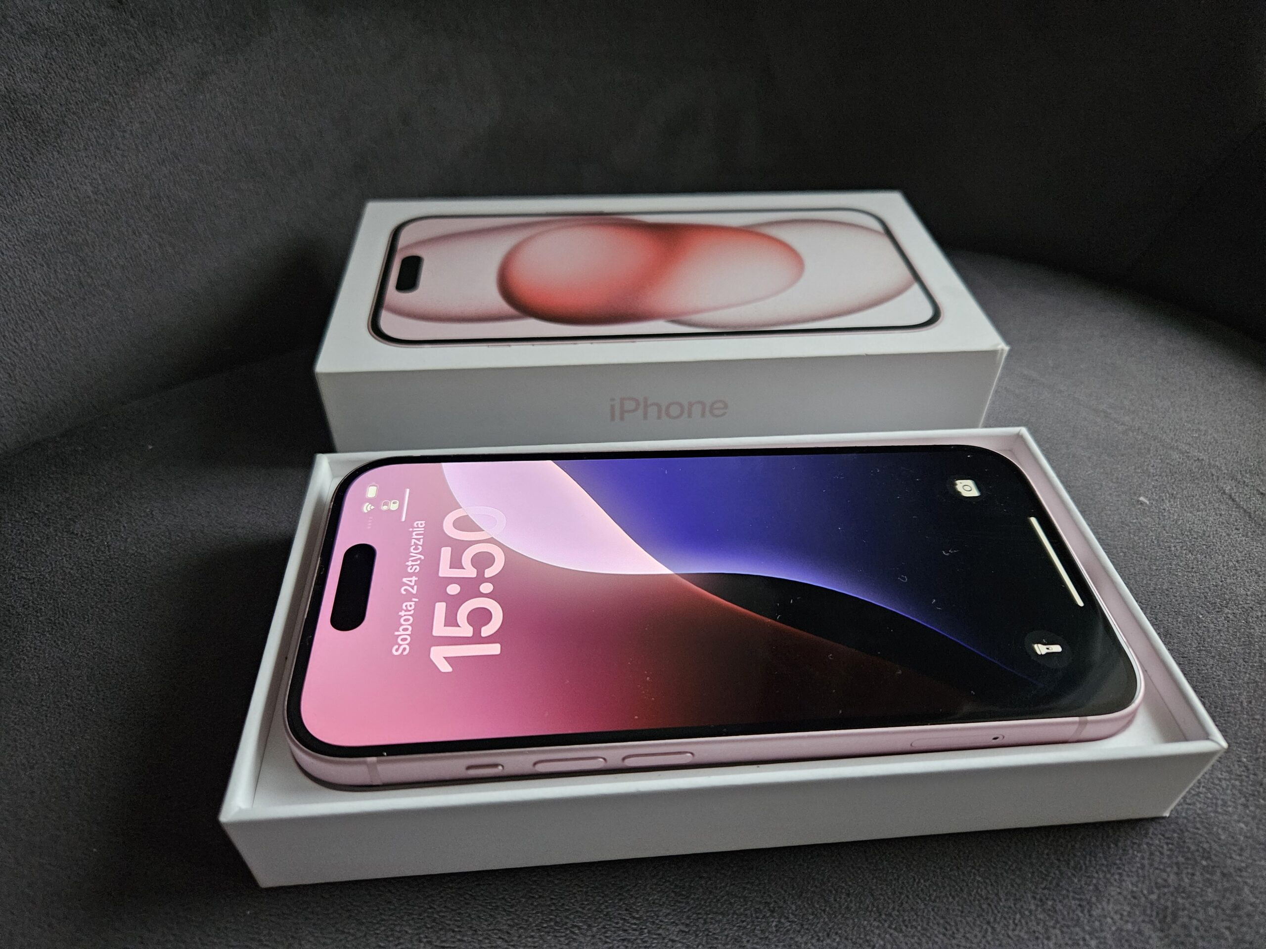 iPhone 15 Różowy 128 GB / JAK NOWY / Gwarancja - obrazek 4