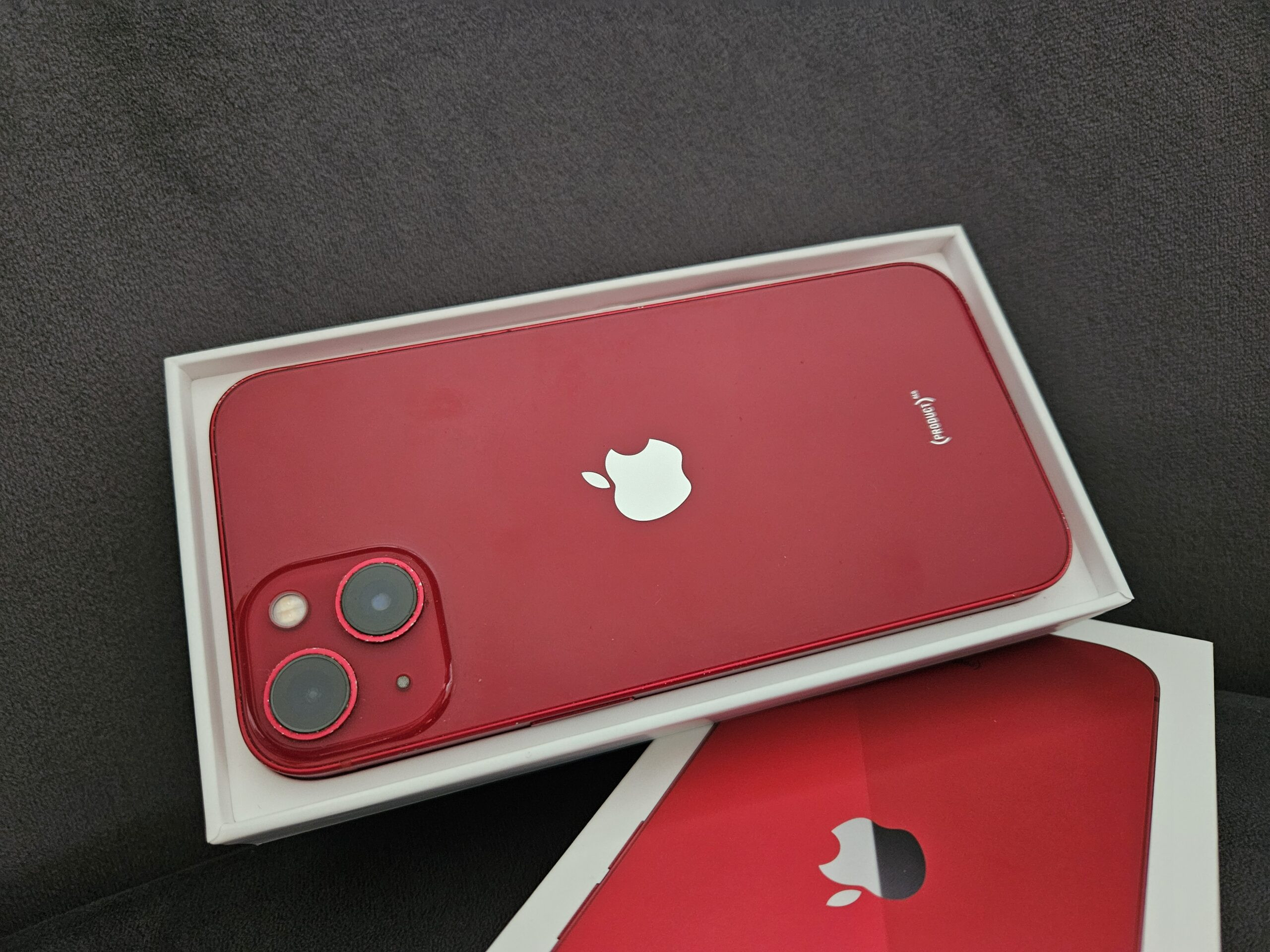 Apple iPhone 13 128 GB Product RED