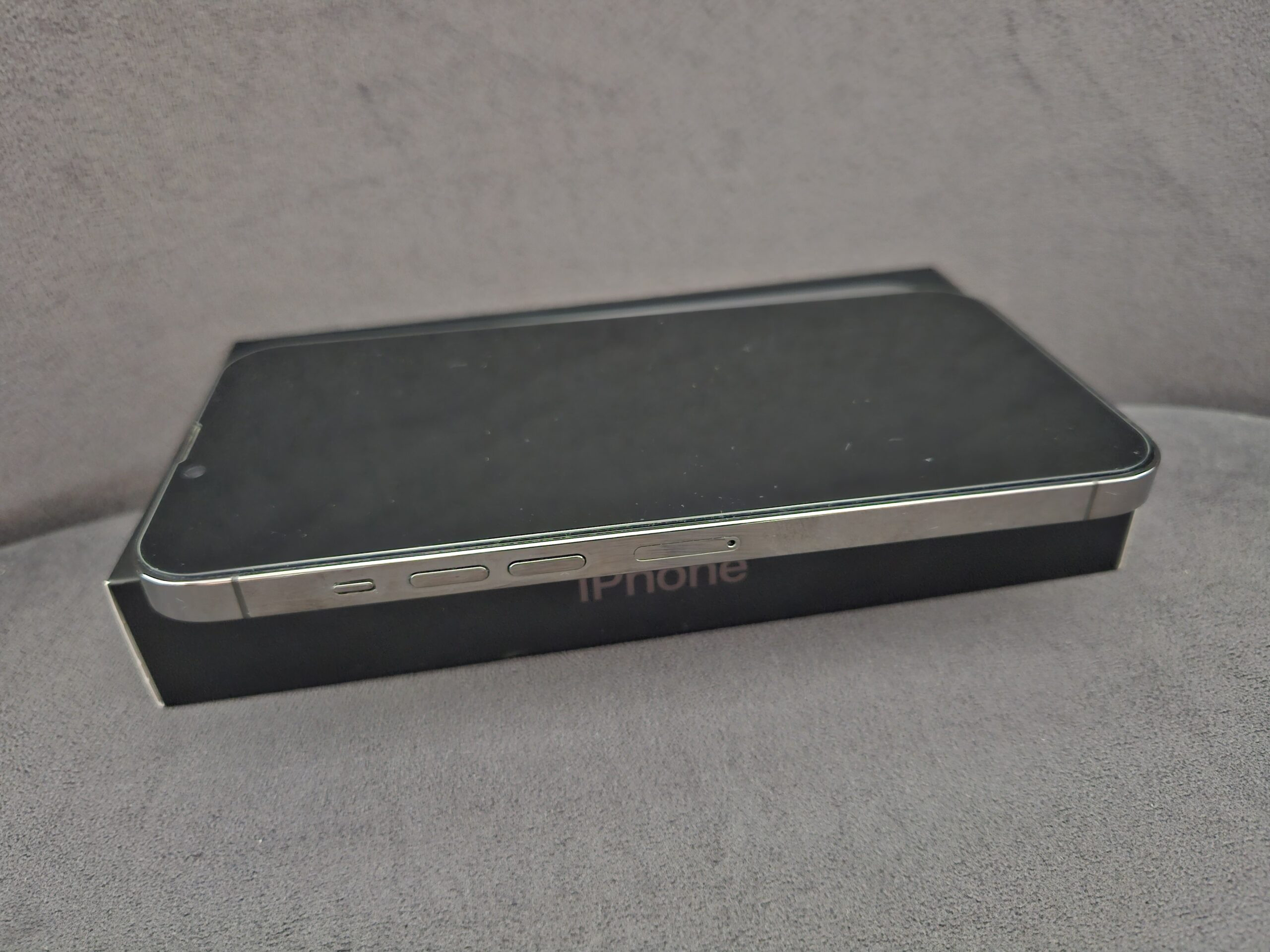 Apple iPhone 13 Pro Max / 256 GB / Graphite - obrazek 7