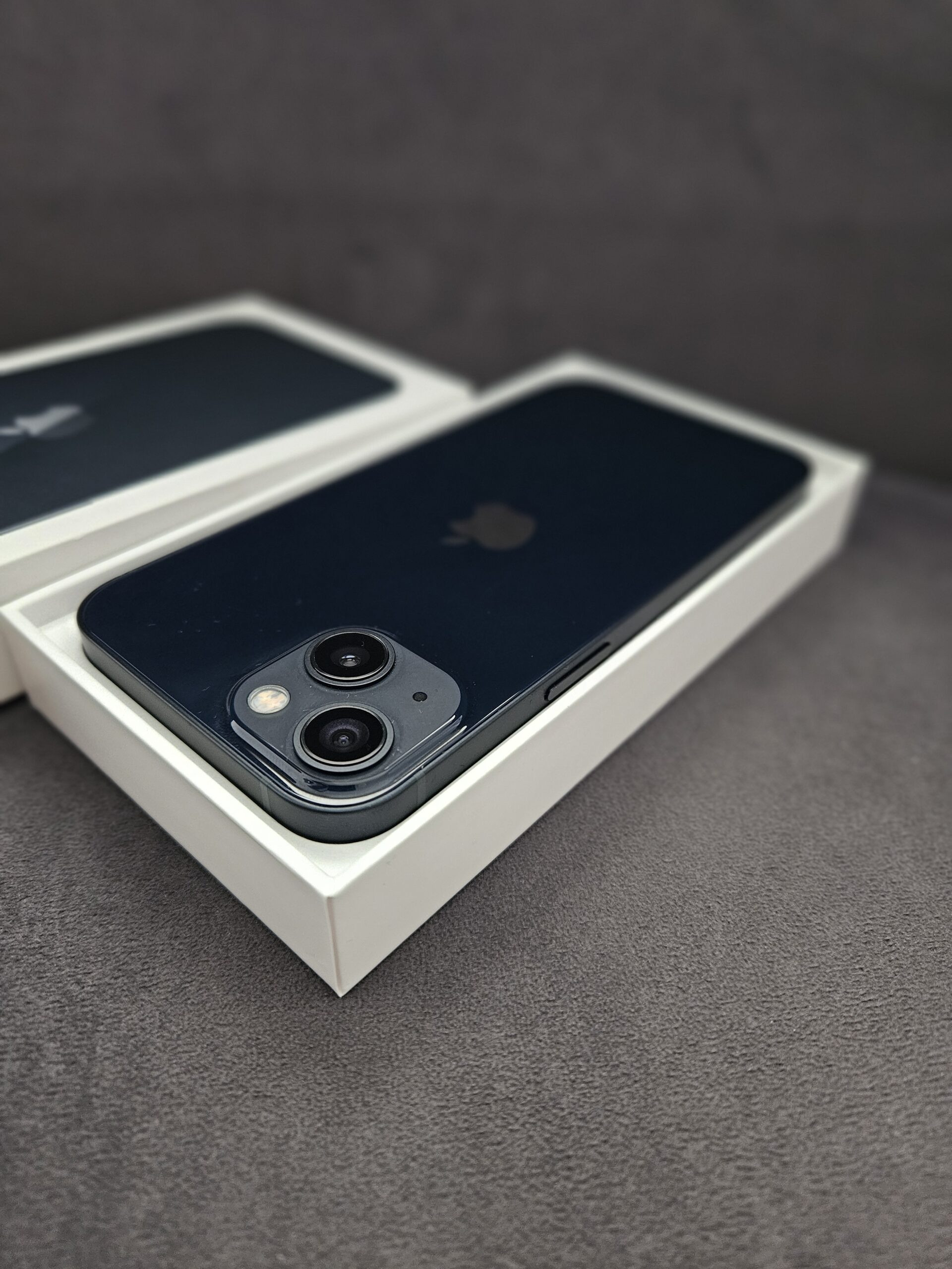 iPhone 13 czarny / 128 GB / Bateria 100% / Gwarancja