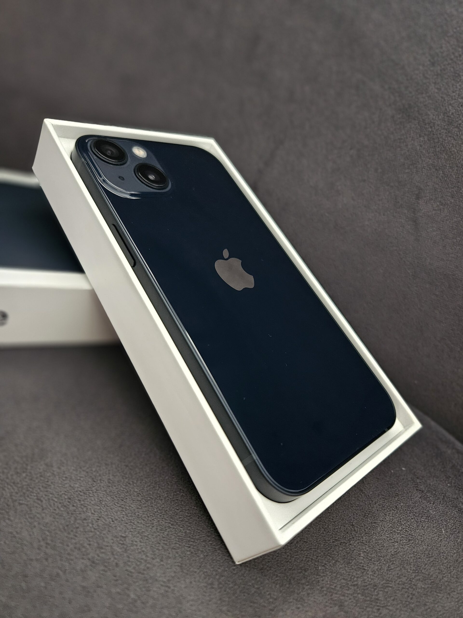 iPhone 13 Czarny / 128 GB / Gwarancja - obrazek 2