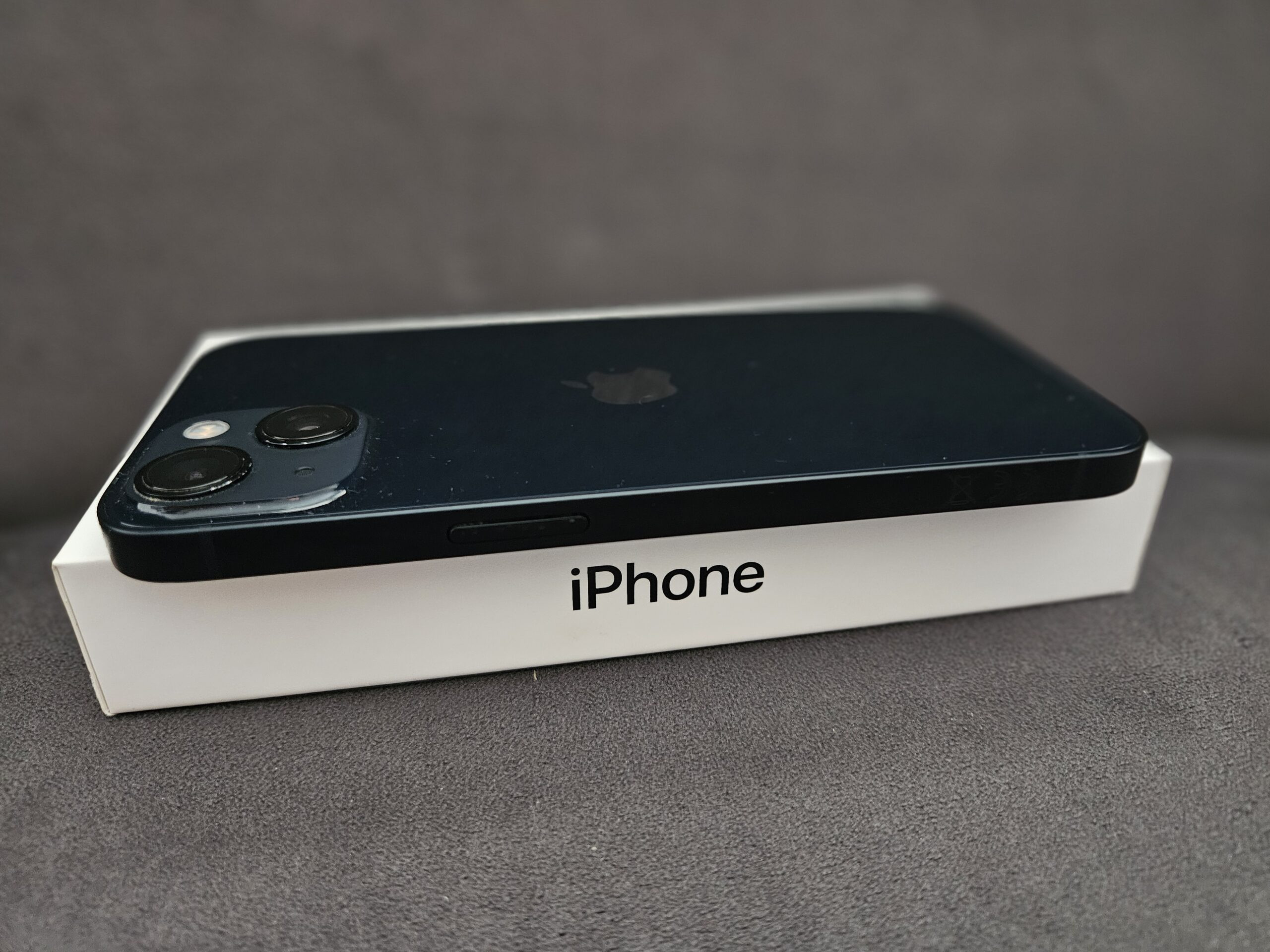 iPhone 13 Czarny / 128 GB / Gwarancja - obrazek 4