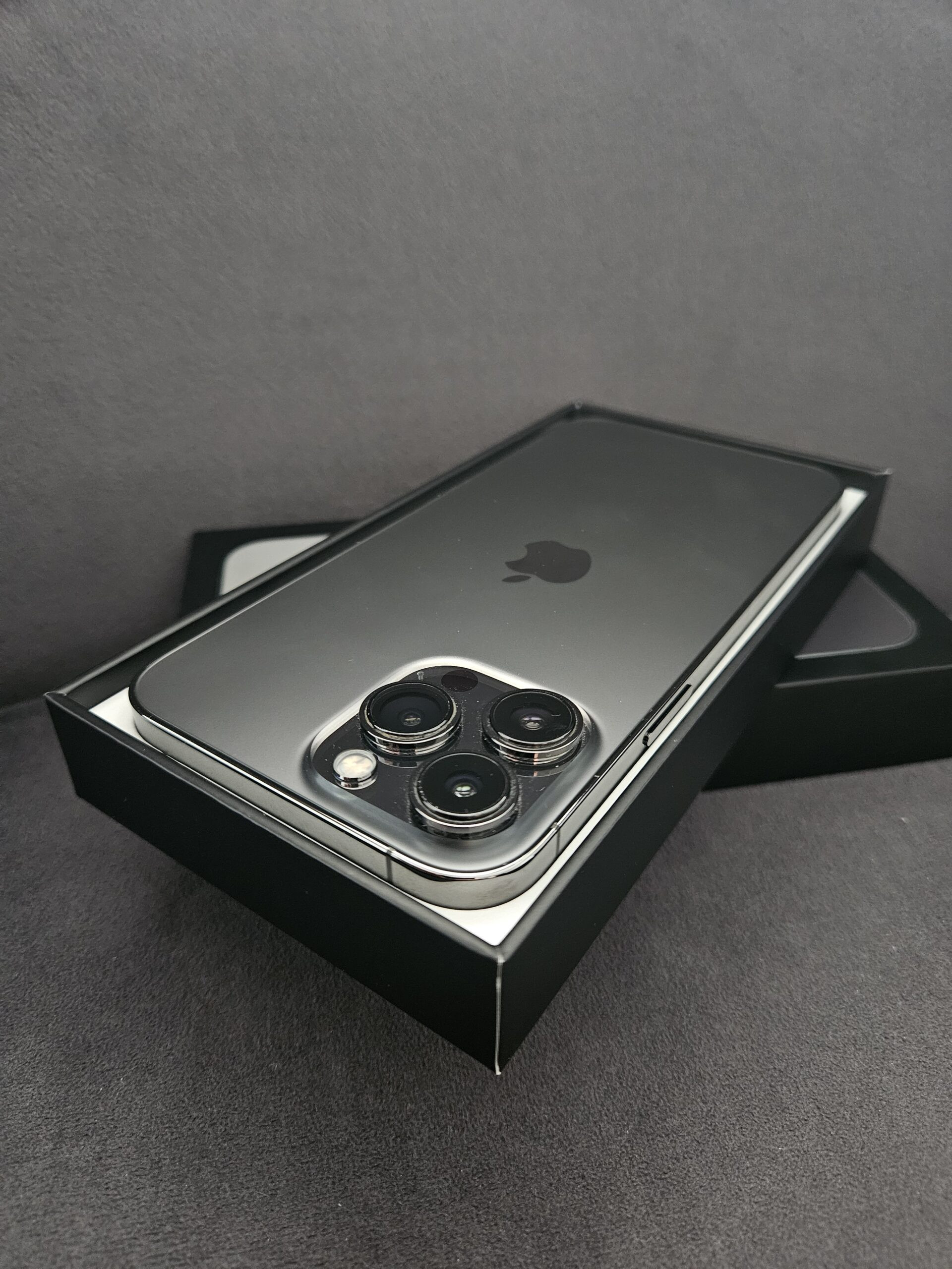 iPhone 13 Pro Max Czarny / 256 GB / Stan IDEALNY - obrazek 3