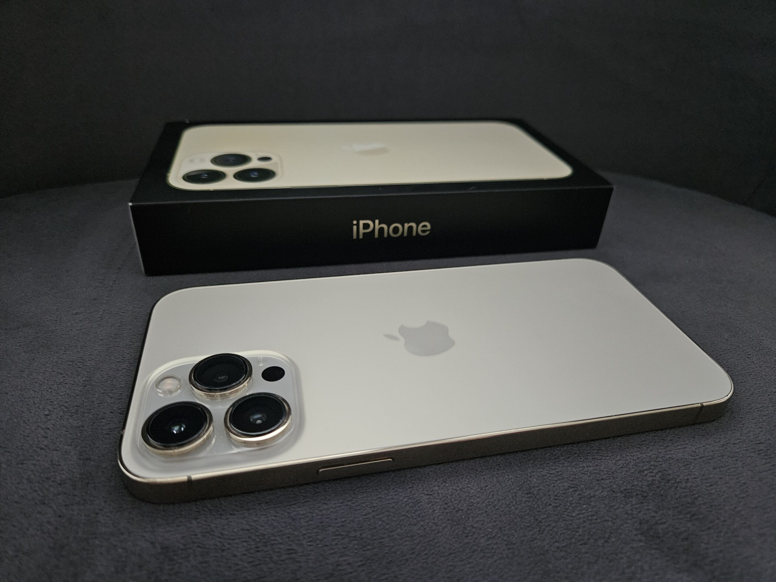 iPhone 13 Pro Max / 256 GB / Złoty / Gwarancja