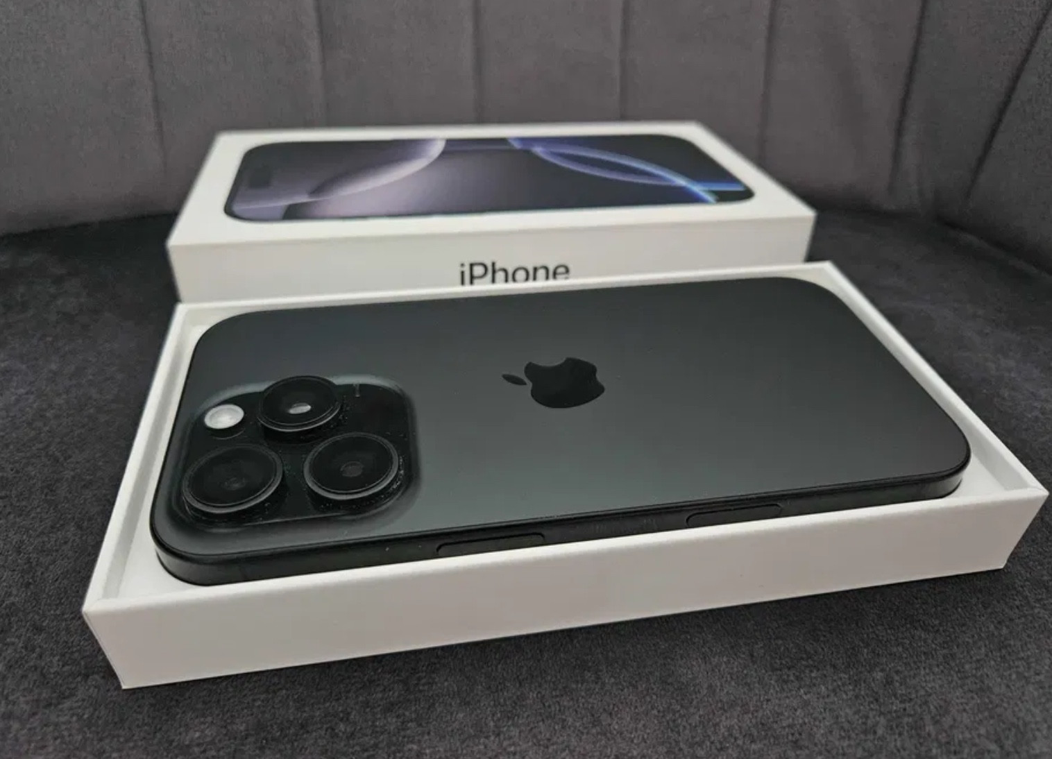 iPhone 16 Pro / 128 GB / Jak Nowy / Gwarancja - obrazek 2